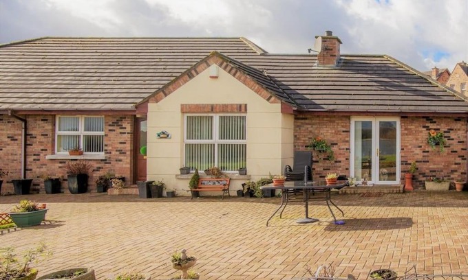 Craigavon Villa | THE LAKE HOUSE: a delightful and peaceful retreat.