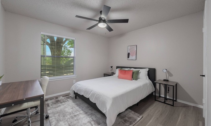 North Arlington Apartment | The Landry 214 | Spacious and Cozy 1 Bedroom 1bth