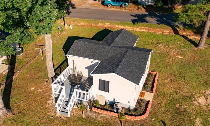 Hollands Landing House | The Last Resort at Martins Landing