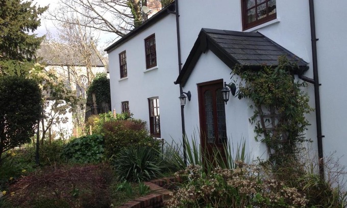 St. Fagans Bed & Breakfast | The Laurels Bed and Breakfast