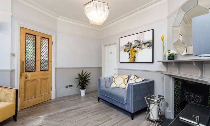 Horley House | The Lawn Guest House