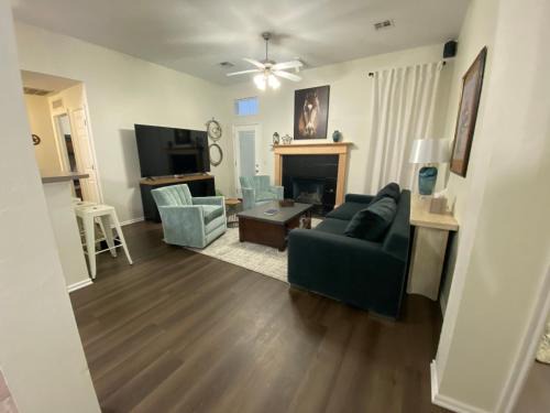 Edmond House | The Lazy Lasso