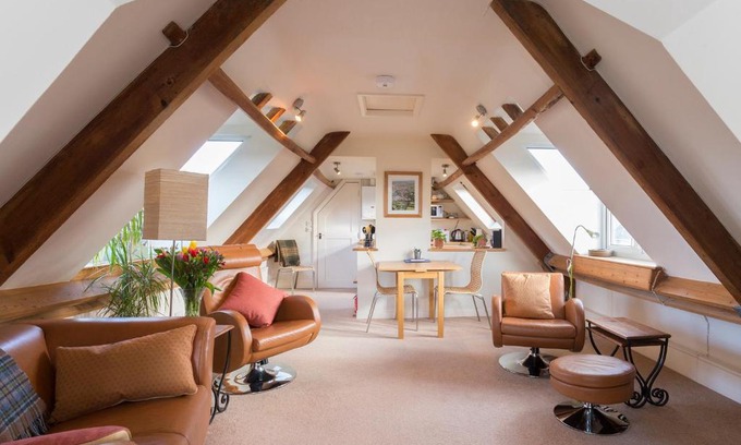 Malmesbury House | The Leat at Wynyard Mill