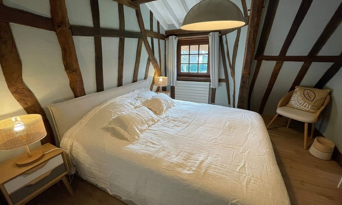 Vattetot-sous-Beaumont Bed & Breakfast | The Leblanc bedroom in the authentic and newly renovated cottage La Chaumière Normande