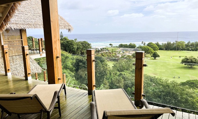 Arorangi Apartment | The Links Albatross - Luxurious home perched hillside with stunning ocean views.