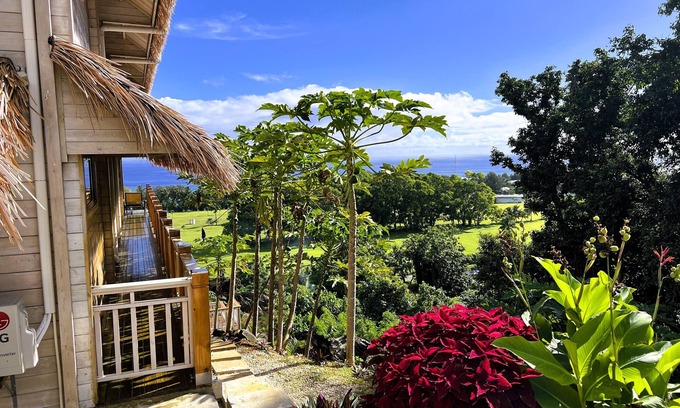 Arorangi Apartment | The Links Birdie - Private Spa pool on balcony