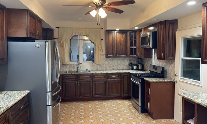 Nassau House | The Lion’s Den Getaway