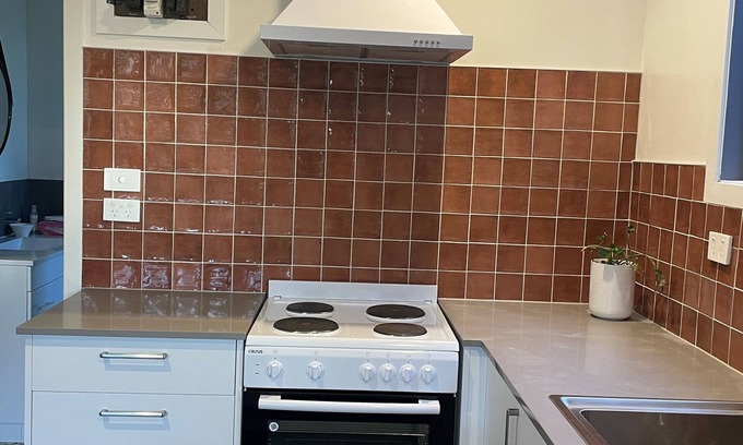 Pukemoremore House | The Little House is in a rural setting 8 minutes to Cambridge.
