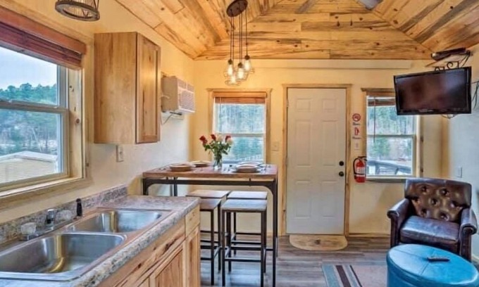 Keystone Cabin | The Little Pine, Cozy Loft in the Forest