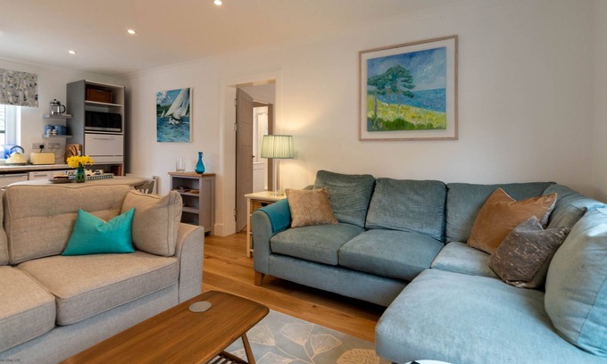 Abernyte Cottage | The Little Steading Abernyte - sleeps 4 guests in 1 bedroom