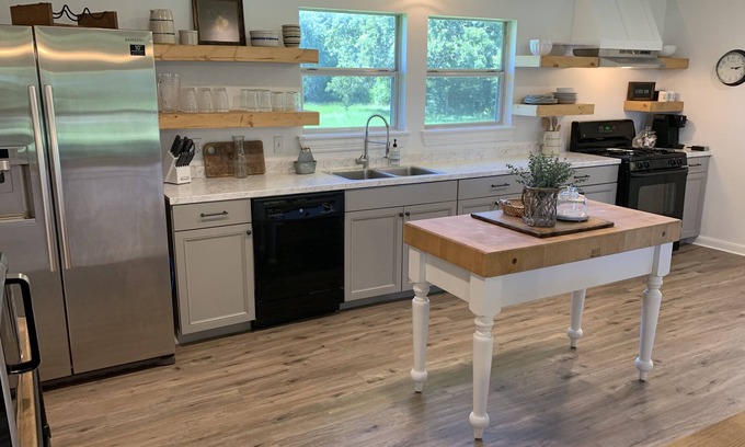 Montgomery House | The Little White Farmhouse (2 Private Acres)