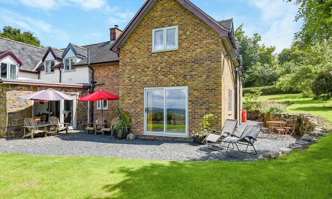 Farden Cottage | The Lodge at Harvest Farm