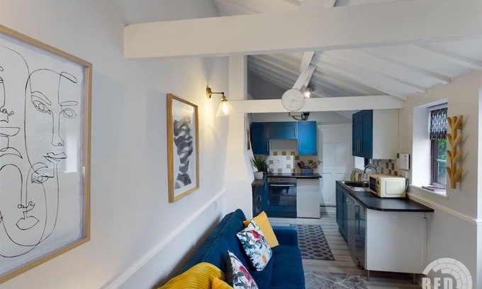 Alveley Apartment | The Lodge at Pickford House NEC and B'Ham Airport, Coventry