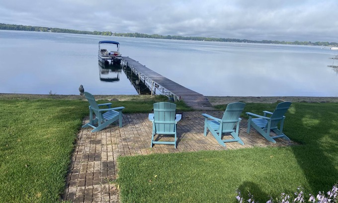 Rush City House | The Lodge Fantastic Views 3 miles off Interstate 35n2 restaurants on the lakenn