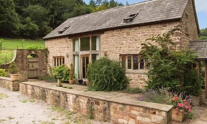 Ross-on-Wye Cottage | THE LODGE FARM BARN, family friendly, with open fire in Deepdean