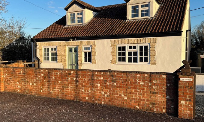 Little Somerford Cottage | The Lodge, South Cotswolds, contemporary rural home, Spa Pool, views, parking