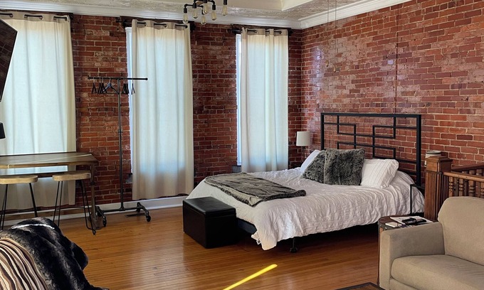 Olney Apartment | The Loft at 116