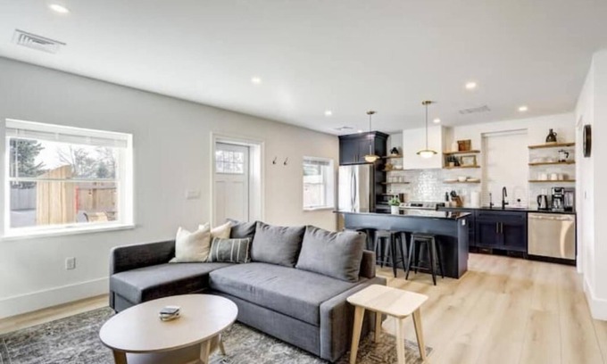 Witmer Apartment | The Loft at Legacy Manor/Minutes from Sight&Sound and Downtown Lancaster