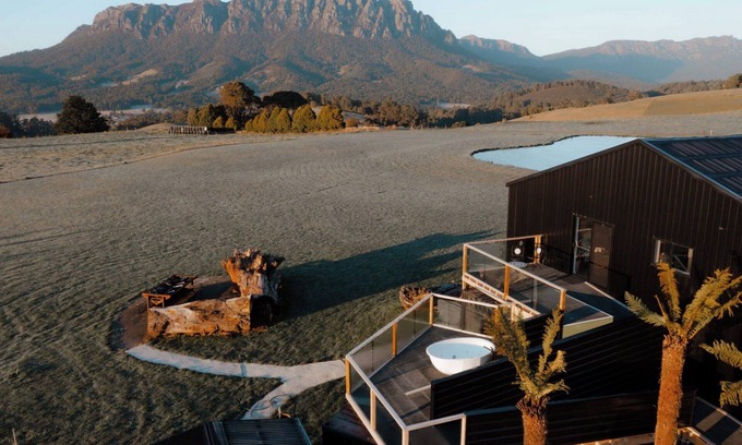 West Kentish House | The Loft - Eagles Nest Retreat