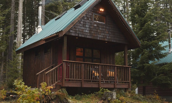 Skykomish Cabin | The Loft @ SkyCamp: Romantic Cabin near Stevens Pass, fit for two