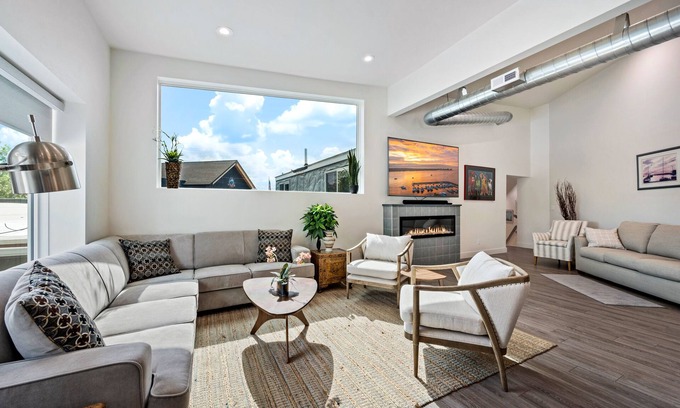 Egg Harbor Apartment | The Loft – Stylish Walkable Egg Harbor Retreat, Pet-Friendly Stay