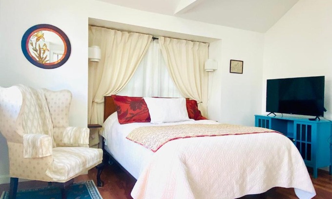 Salem House | The Loft