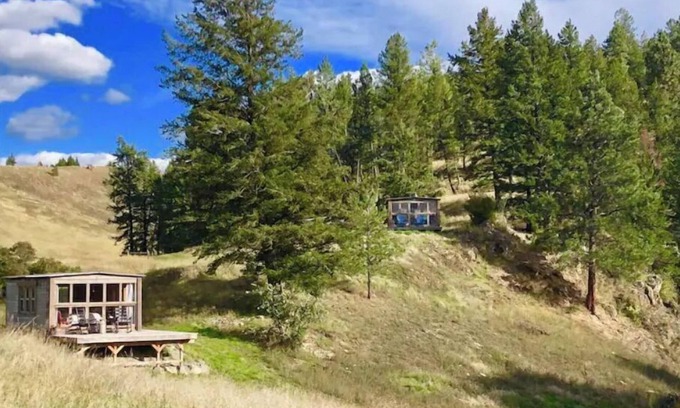 Eureka Cabin | The Logger Cabin - Glamping on the Tobacco River
