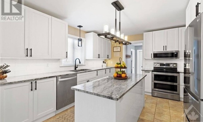 Rideau Lakes House | The Lombardy Manor- luxurious comfort! Looking for long-term rental (1 year).