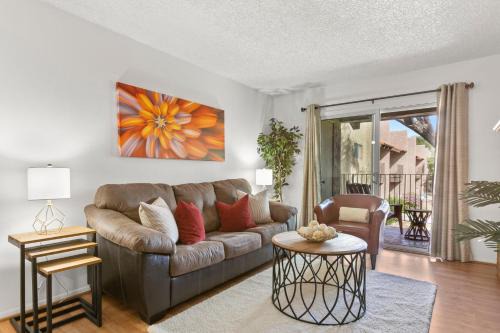 Camelback East Apartment | The Lone Traveller with Heated Community Pool & Spa