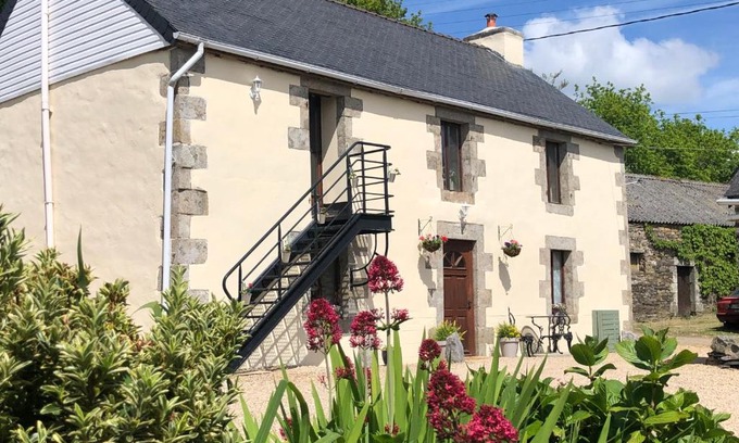 Loqueffret House | The Lotus. Romantic, rural hideaway near Huelgoat