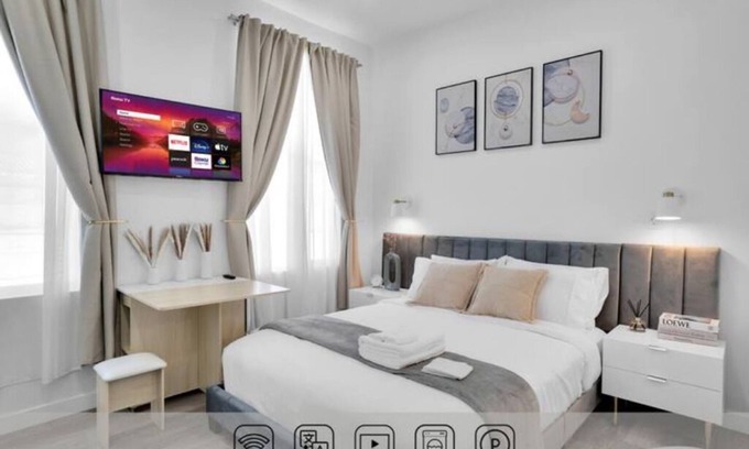 Ontario Apartment | The Lovely Studio - BRAND NEW !