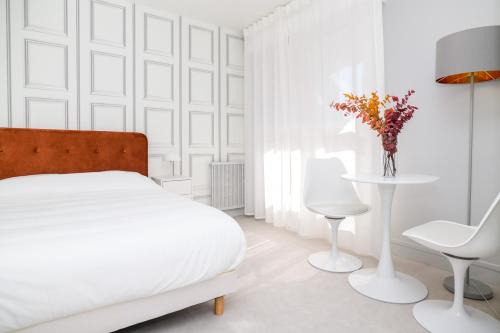 Front de Lac Apartment | The Luxe Lake - Duke Housing