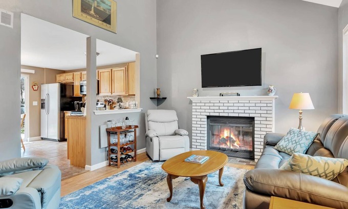 Malta House | The Malta Cozy Getaway|Track|Belmont|SPAC|WIFI|Grill|Parking|