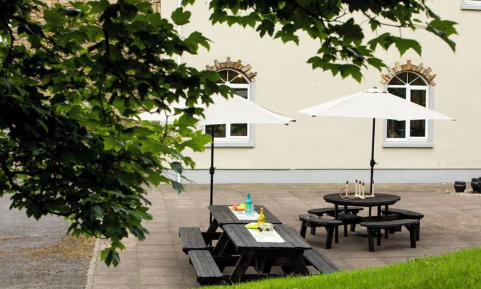 Lecemy House | The Manor - 4 bedrooms all ensuite, 7 beds, sleeps 12