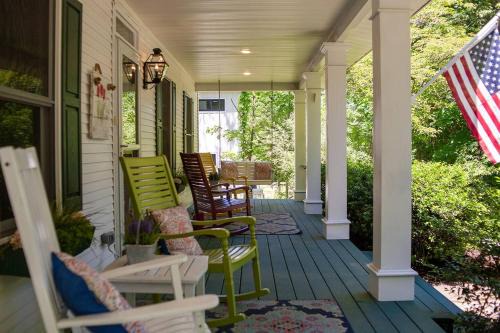 Saugatuck House | The Maple House Fully Fenced-in Yard!