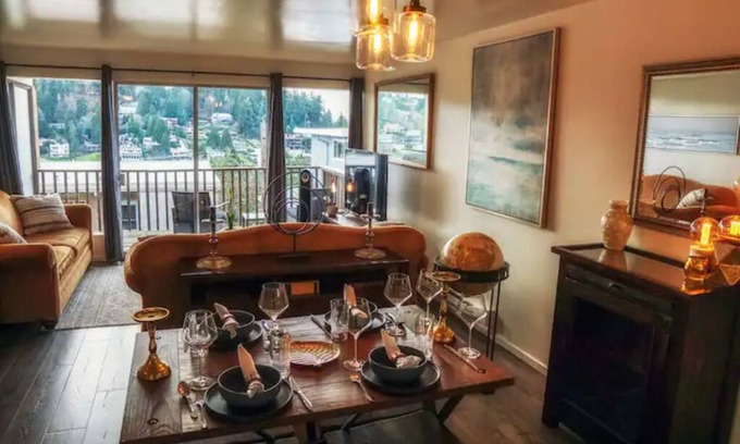 West Bellevue Apartment | The Mariner in Meydenbauer Bay | 29 Nights