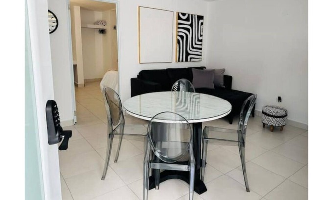 Levittown Apartment | The Mary House #2