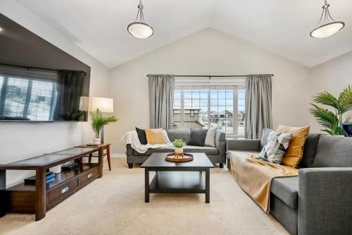 Symons Valley House | The Mask - 5BD - Movie Room - KidFriendly
