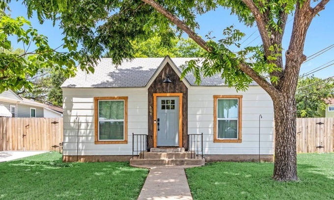 McGregor House | The McGregor Cottage - 2bd & 2ba