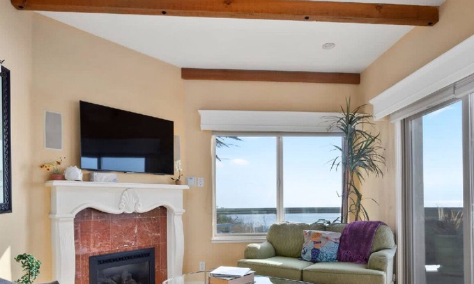 Rio del Mar Condo | The Mermaid's Perch!