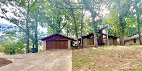 Tyler House | The Merrill House and Art Gallery