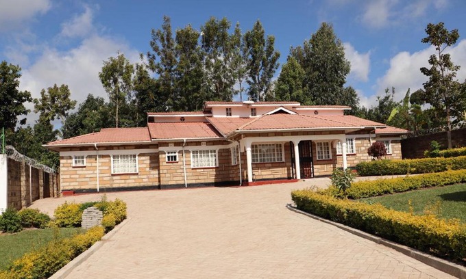 Meru House | The Meru Manor