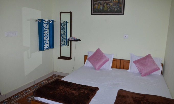 Vaishali Nagar House | The Midas Guest House a Home with personal Care