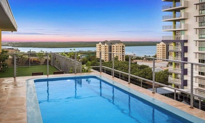 Darwin City Centre Apartment | The Midas Touch | Rooftop Pool & Free Parking
