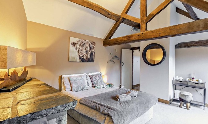 Alcester Cottage | The Milking Parlour | Cottage near Stratford-upon-Avon