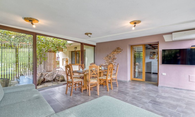 Smarje pri Jelsah Apartment | The Mill House Pool Suite, Podplat, Slovenia