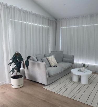 Orange Apartment | The Minnie on Prince- Central & stylish