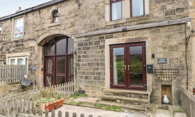 Oakworth Cottage | THE MISTAL, family friendly in Oakworth