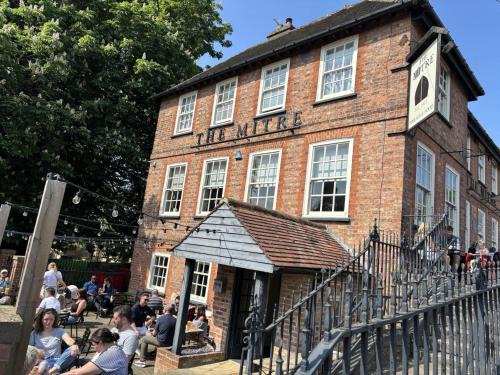 Knaresborough Hotel | The Mitre Inn