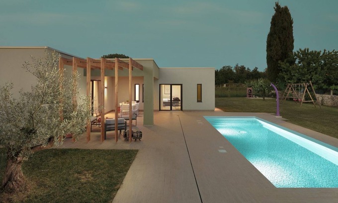 Prkacini House | The modern ground level Villa Rudinka with swimming pool